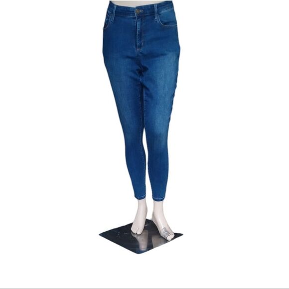 8139....Women's AVA VIV Skinny Jeans Size 14W, W32" 10"Inseam  27"Rise - Picture 2 of 6